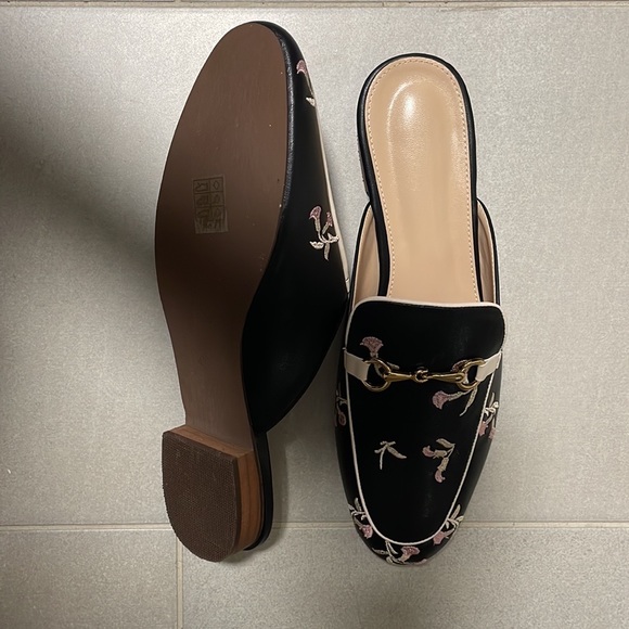 Mules - Picture 5 of 7